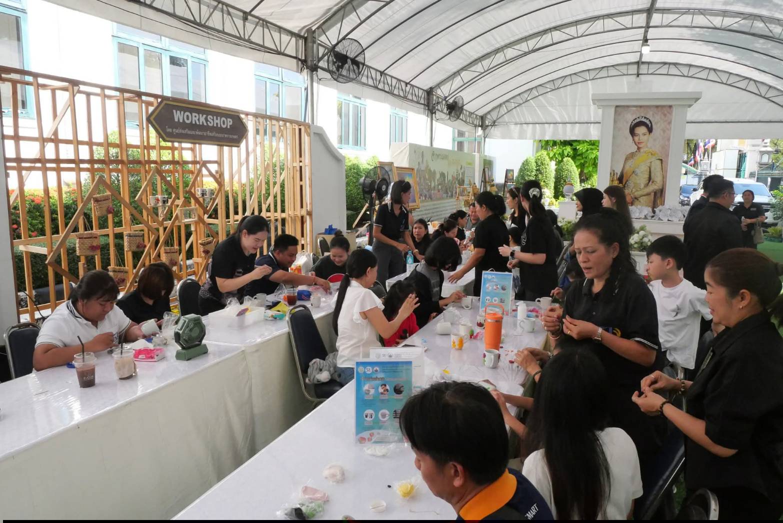 title - ภาพบรรยากาศ สินค้าดี สินค้าเด่น จากเขตปฏิรูปที่ดิน ส่งท้ายงานครบรอบ 51 ปี ส.ป.ก. ณ สำนักงานการปฏิรูปที่ดินเพื่อเกษตรกรรม 